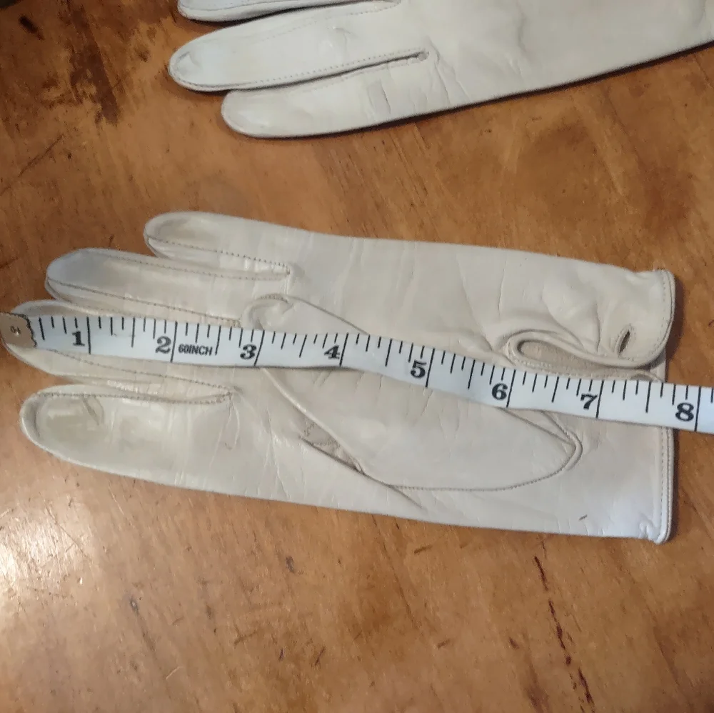 Vintage Ivory Leather Gloves Wrist Length Small